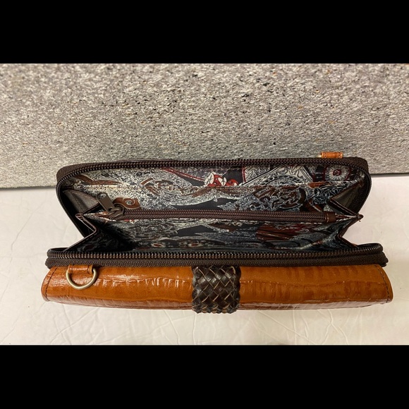 Crossbody Clutch - Picture 5 of 11